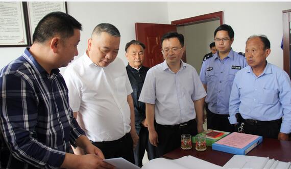 岳阳市检察院检察长罗青督查汨罗政法重点工作