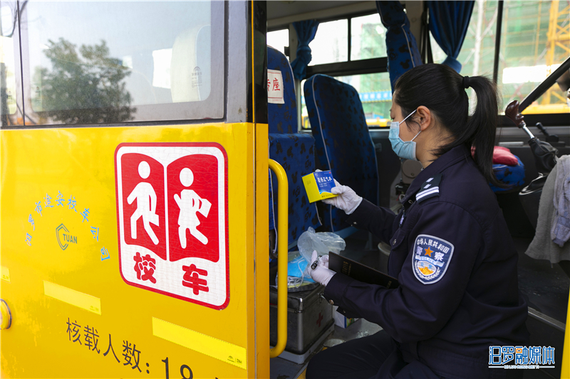 3 查看随车药品_副本.jpg