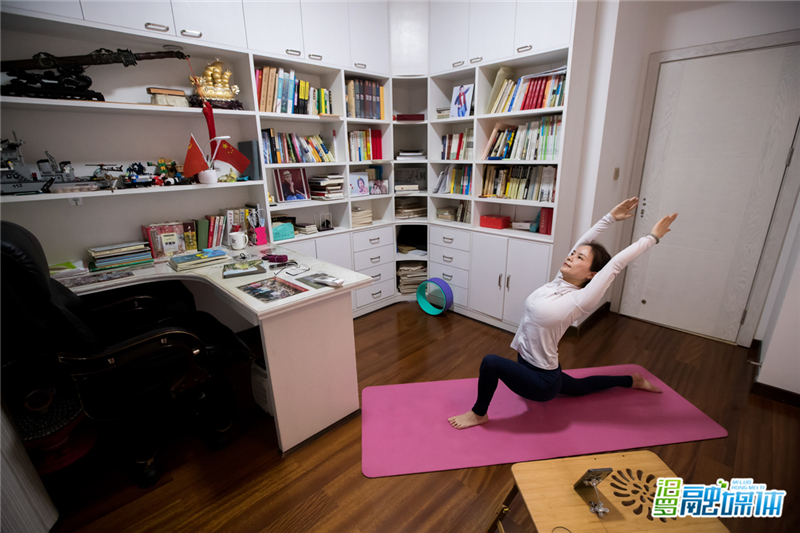 ���٤������ֱ����ÿ������6��30���������٤������Ůʿ�����鷿��ʼ��Ƶ�٤��ѧ�������ֻ��̶���С���ϣ���������ʾ����ʽ��Զ��ָ���٤�������ڼҡ�褡������ġ� .jpg