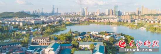 近年来，长沙市坚持绿色发展理念，采取有效措施守护绿水、青山、蓝天，让高水平全面小康书写在“山水洲城”的秀美图景里。 长沙晚报全媒体记者 邹麟 摄